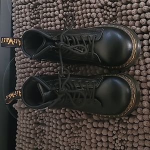 Dr. Marten size 9c black boots